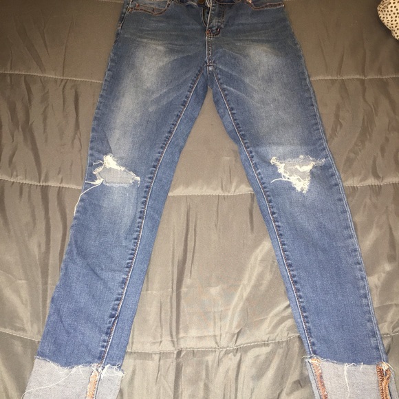 Chillin Girl Jeans - Picture 2 of 5